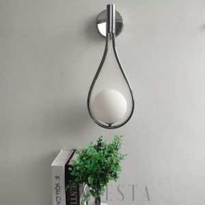 Kinkiet złoty z kulą szklaną, minimalistyczna lampa ścienna z okrągłym kloszem
