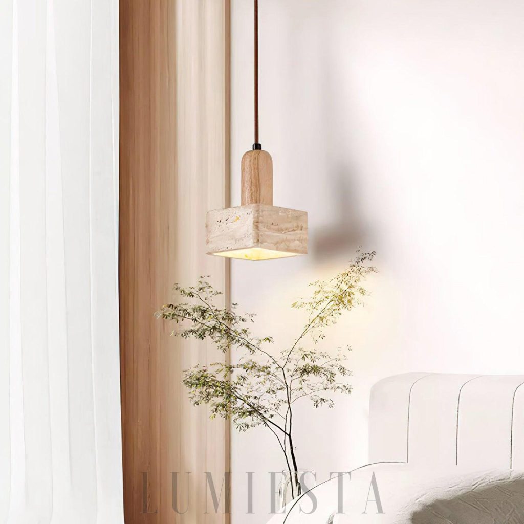 Travertine Talla - drewniana oprawa i kamienny klosz w ciepłym świetle