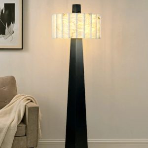 wm_3209139725883743899.jpg Lampa podłogowa alabastrowa Grandeur z detalem stalowej podstawy i gładkim wykończeniem