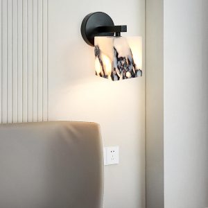 wm_3758292459239803359.jpg Marmurowa elegancka lampa ścienna kostka 8x13cm Biały Ciepła