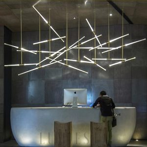 wm_3800251993999400794.jpg Elegancka lampa wisząca Hash liniowa — kolory i rozmiary