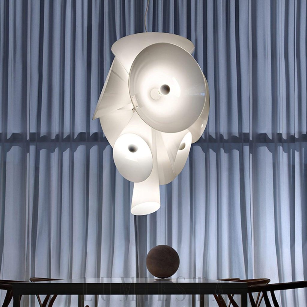 Nebula - biała lampa wisząca z aluminiową obręczą i szklanymi kloszami