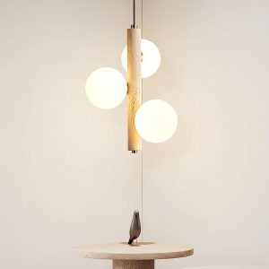 Lampa wisząca z trawertynu, szkła i metalu, kuliste klosze w układzie bocznym