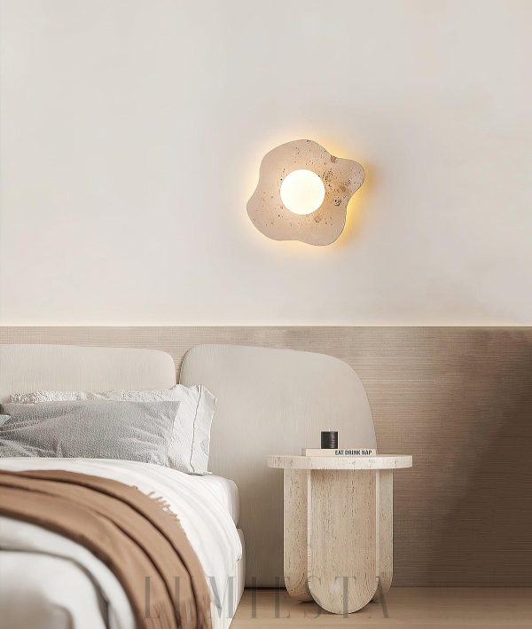 Trawertynowy kinkiet beżowy organiczny kształt 27cm