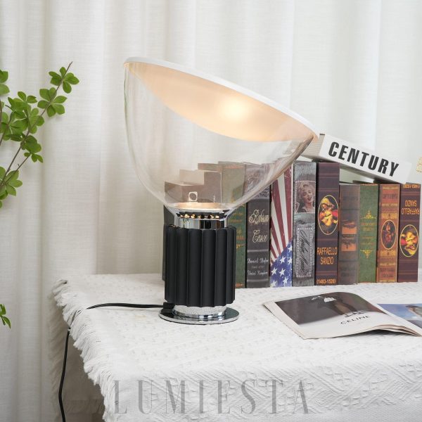 Taccia - Elegancka lampa stołowa z przezroczystym kloszem