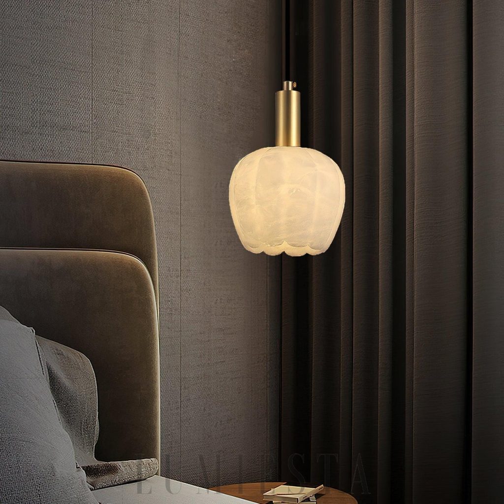 Lilin - lampa wisząca z alabastru biała 13/15 cm, boczny widok klosza i zawieszenia
