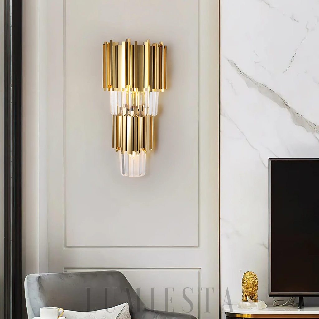 Lampa ścienna Bourbons Grand - ujęcie całej formy w złotym wykończeniu