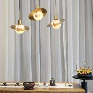 Luksusowa okrągła lampa wisząca z alabastru w złotym stylu