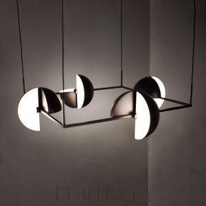 Czarny żyrandol Trapeze Quartette z aluminiowymi elementami - widok od spodu