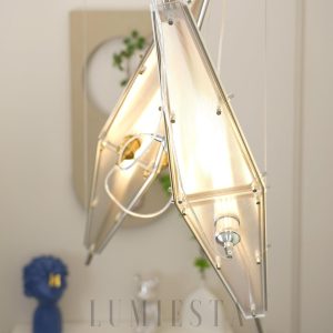 Nowoczesna lampa wisząca Fragment - smukłe ramiona w wykończeniu chrom i złoto