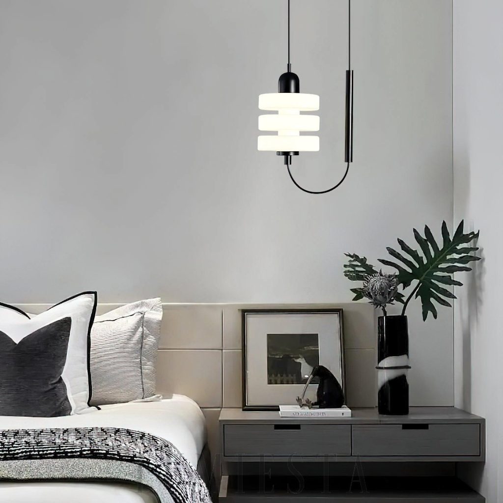 Szklana lampa wisząca czarna biała w japońskim minimalizmie - boczny widok metalowej konstrukcji