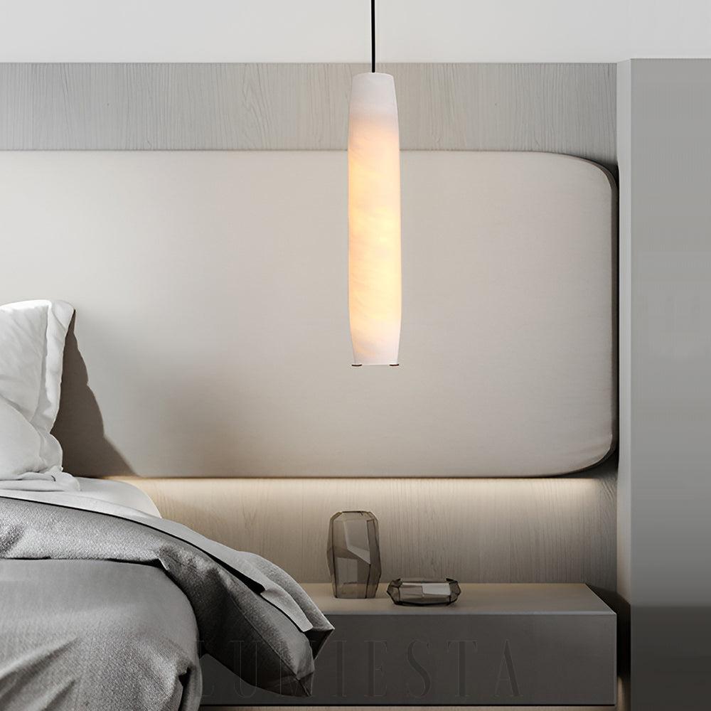 Luksusowa lampa wisząca Alabaster Flute z alabastru i mosiądzu, widok z boku