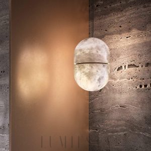 Yum - lampa wisząca z alabastru i metalu, widok z boku