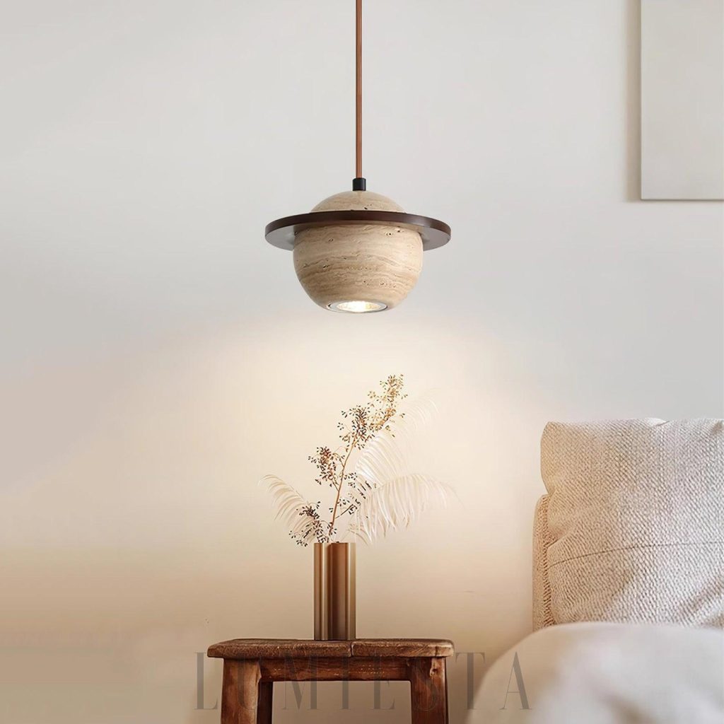 Planet - lampa wisząca trawertynowa kula z drewnianym detalem i kamienną oprawą