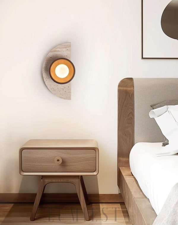 Halvora - Lampa ścienna półokrągła z trawertynu i drewna