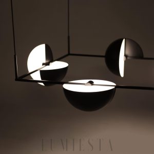 Trapeze Quartette - czarna lampa wisząca aluminiowa z geometryczną konstrukcją