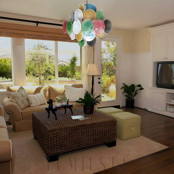 wm_7361447178098715152.jpg Witryna z kolorowym żyrandolem Murano o średnicy 49cm