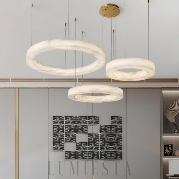 wm_8041345863730294526.jpg Marika - Nowoczesny żyrandol z alabastru w kolorze mosiądzu