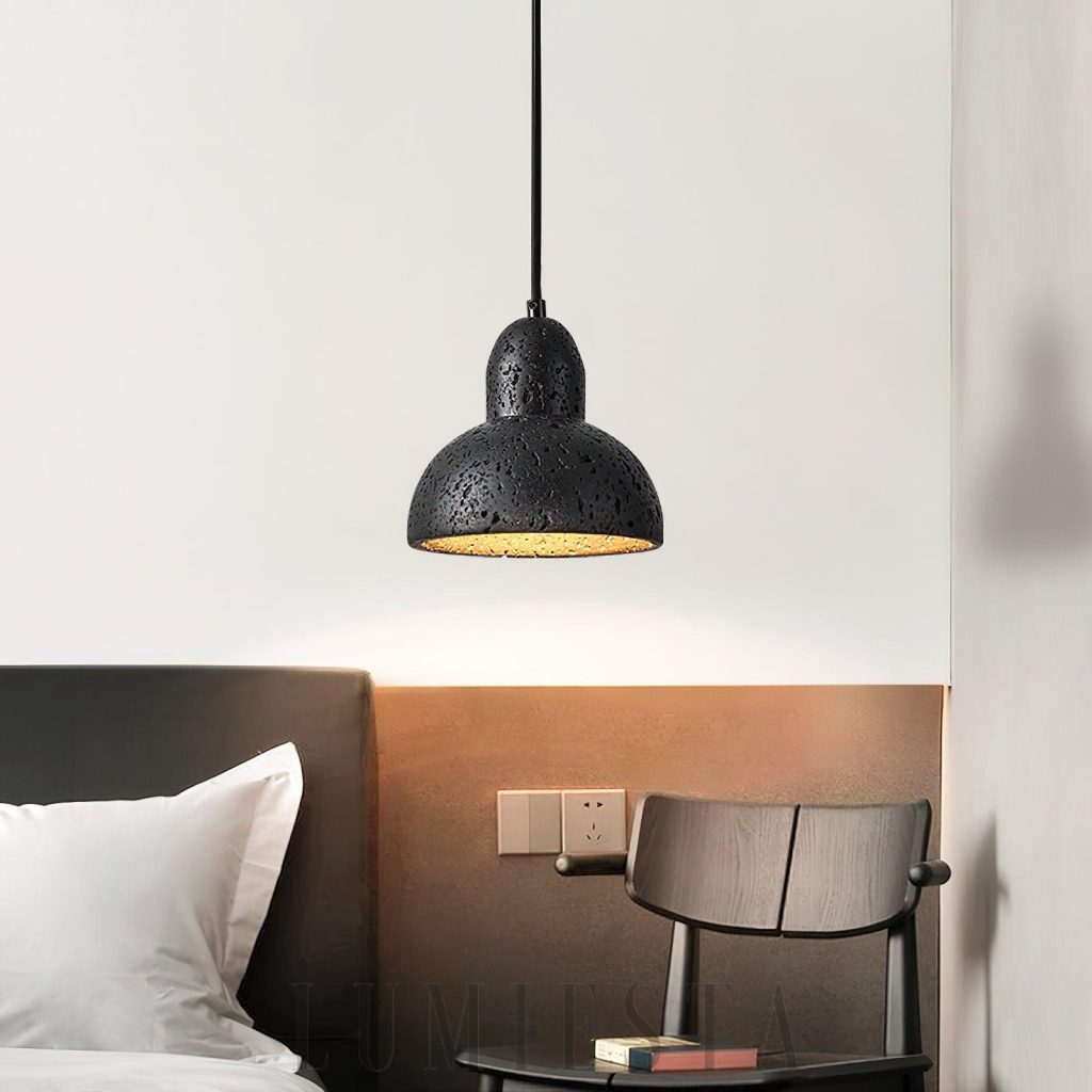 Lampa wisząca z trawertynu Scafell, detal kamiennego klosza o gładkim wykończeniu