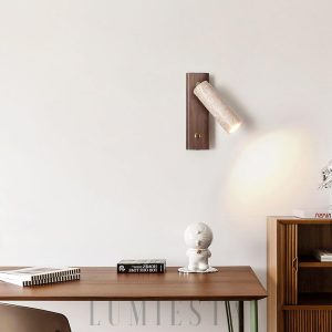 Obrotowy kinkiet trawertynowy z drewnianą podstawą LED