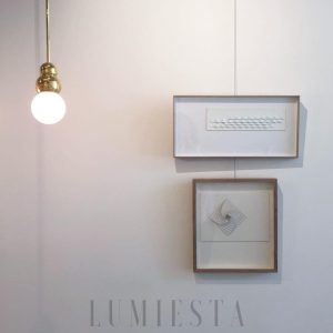 Lampa ścienna kulista 18 cm ze szklaną kulą i metalowym mocowaniem