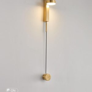 Nowoczesna złota lampa ścienna z regulacją