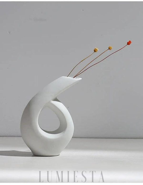 wm_9212430165145450479.jpg Elegancki biały ceramiczny wazon 12–14 cm