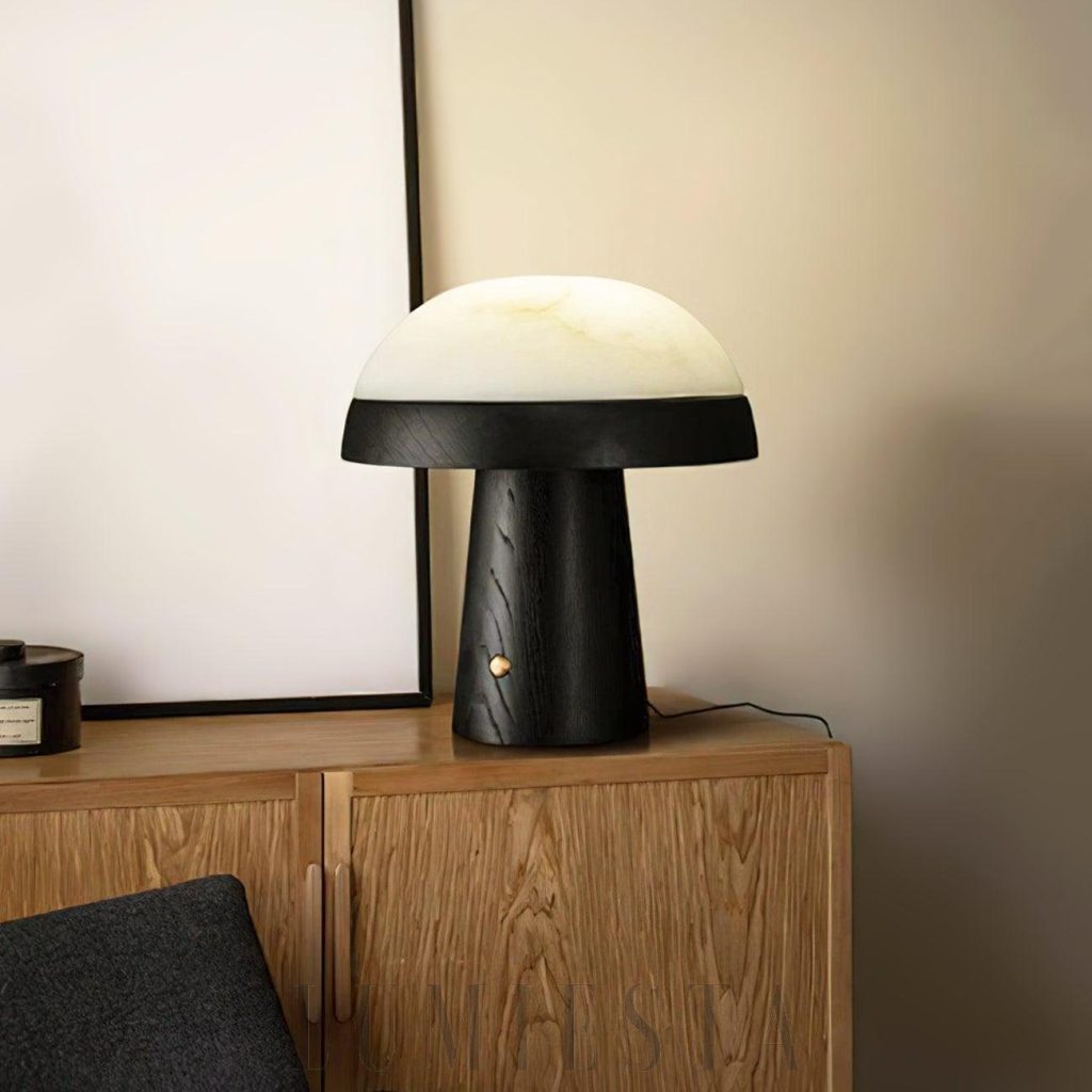 Lampa stołowa Clout z alabastru w kolorze orzechowym - widok z boku