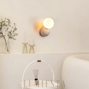 Nowoczesna lampa ścienna Tion z beżowym travertynem