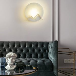 Shasta - Elegancka lampa ścienna Alabaster — mosiądz i biel
