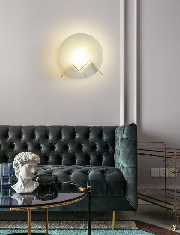 Shasta - Elegancka lampa ścienna Alabaster — mosiądz i biel