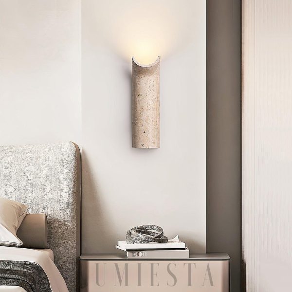 Kinkiet Hobart z trawertynu zakrzywiony ciepłe światło