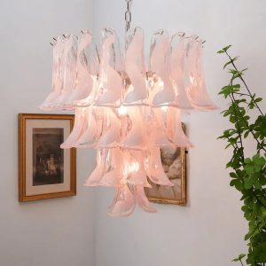 Adagio - lampa wisząca z metalową konstrukcją i różowymi szklanymi elementami
