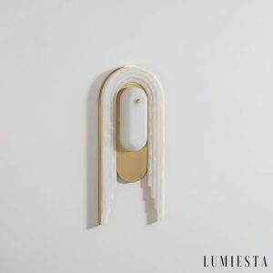 Amadora - lampa wisząca glamour, pełny widok na złoty korpus i alabastrowy klosz