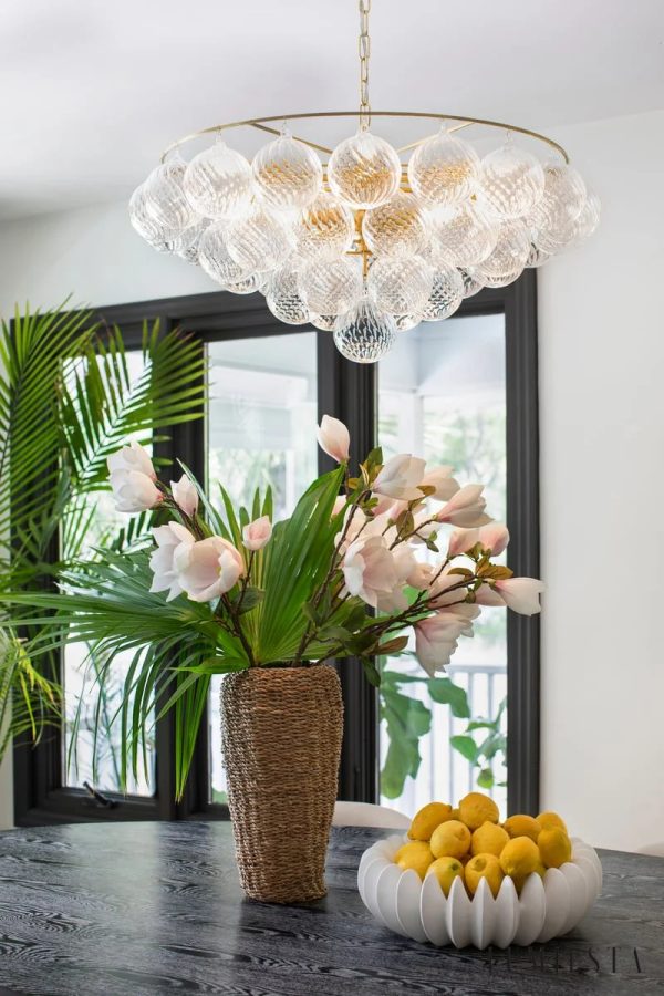 Angolo - żyrandol glamour ze szklanymi kloszami, widok podkreślający średnicę Ø60/80 cm