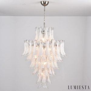 Apollo - białe szklane elementy lampy wiszącej na niklowej ramie