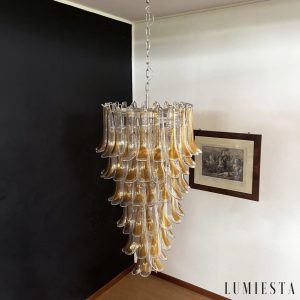 Atrio - lampa wisząca szklana bursztynowa w ujęciu z boku