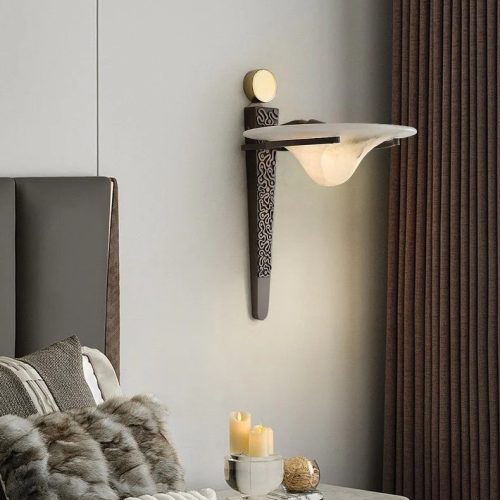 Batalha - lampa wisząca alabastrowa w bieli i brązie, widok z przodu