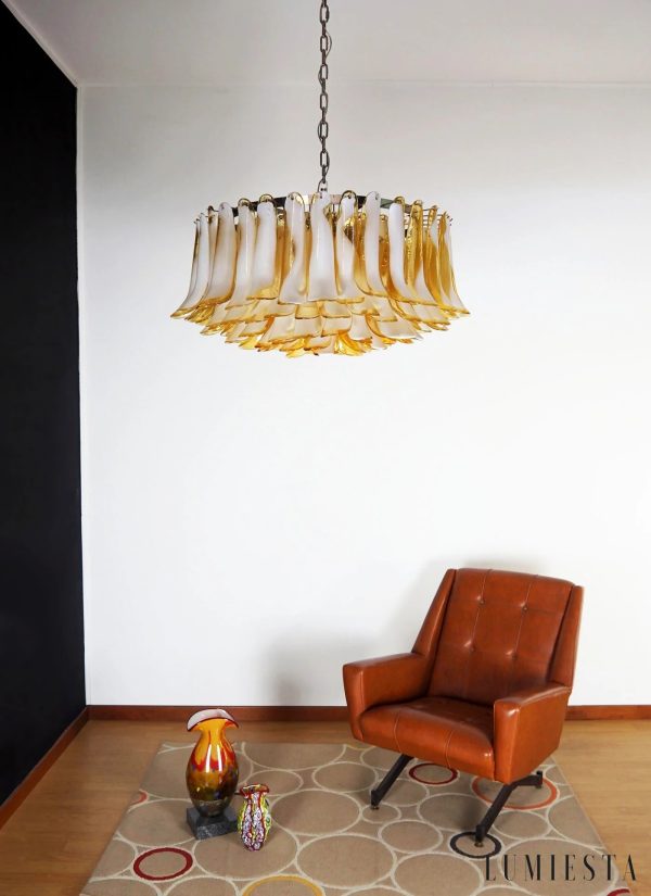 Lampa wisząca Bosco w układzie przestrzennym z niklowym stelażem