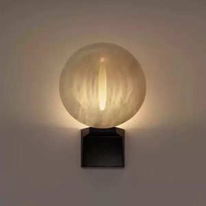 Sempre lampa wisząca loftowa, boczny profil cienkiego metalowego zawieszenia
