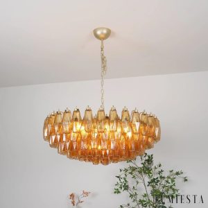 Żyrandol Corallo w stylu glamour, z bursztynowymi szklanymi elementami