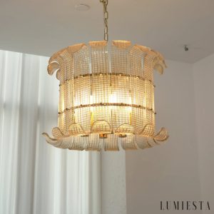 Cosmo - zbliżenie na szklane detale i metalowe wykończenie lampy wiszącej
