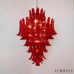 Cristallo - elegancki żyrandol z czerwonego szkła i metalu, widok z boku