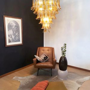 Desiderio - elegancka lampa wisząca z bursztynowymi kloszami, widok od dołu