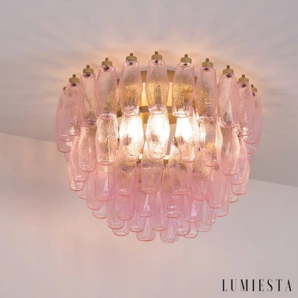 Fiume - sufitowa lampa glamour z metalową oprawą i różowym szkłem, widok z dołu