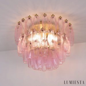 Lampa sufitowa Fiume - symetryczny układ różowego szkła na złotej podstawie