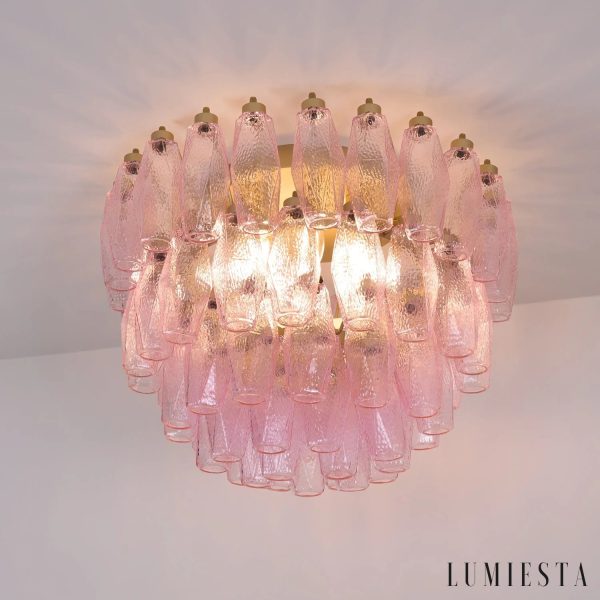 Lampa sufitowa Fiume - symetryczny układ różowego szkła na złotej podstawie