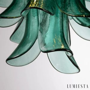 Fogapia - okrągła lampa wisząca z warstwą szkła widziana pod lekkim kątem