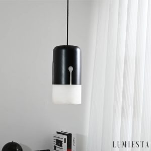 Lampa wisząca alabastrowa czarno biała Funchal do jadalni, widok z przodu