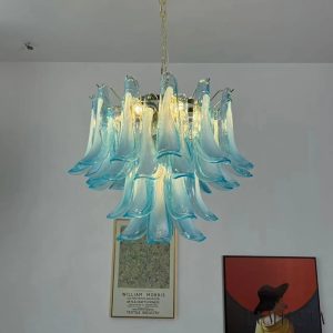 Galassia - niebieskie szkło lampy wiszącej glamour z widocznym złotym wykończeniem
